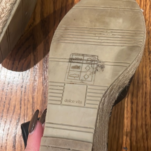 Dolce Vita Woman’s Black and Tan Wedges Size 7 - Picture 6 of 6